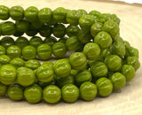 OPAQUE GREEN Marbled GOLD Melon Beads /8mm /Czech Glass Beads /Strand 25 Beads /Marbling Fluted Round Carved Pumpkins Melons